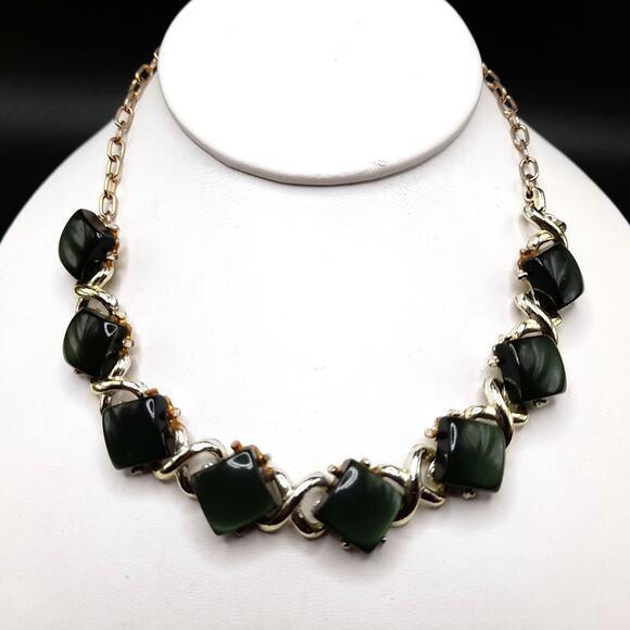 Vintage Dark Green Moonglow Choker Necklace, Gold Tone, 1950s Jewelry - Picture 7 of 11